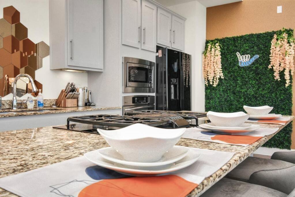 3br/3.5ba Three Story East Downtown Townhouse With View Holiday home *