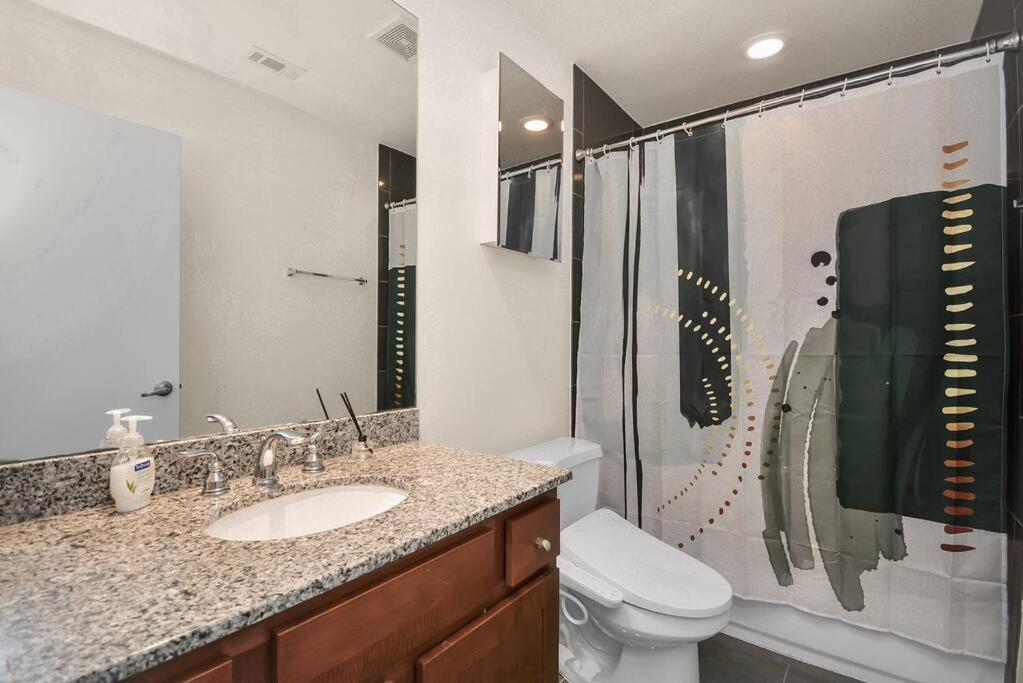 Holiday home 3br/3.5ba Three Story East Downtown Townhouse With View Houston