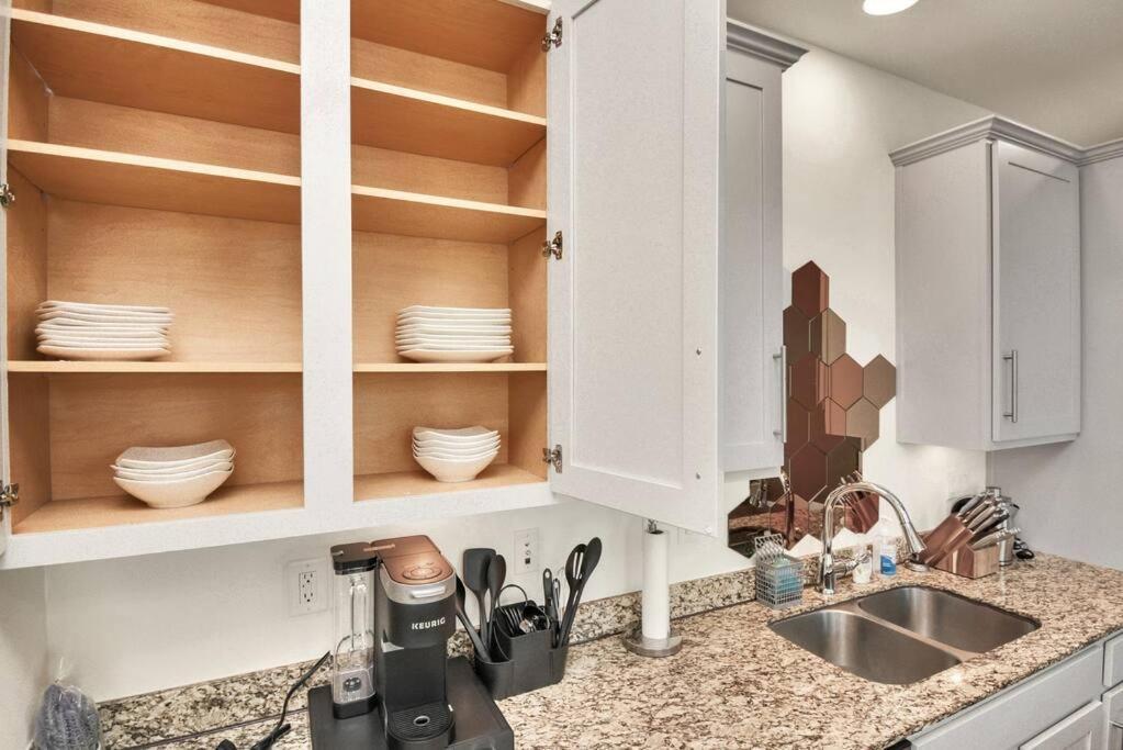 Сasa de vacaciones 3br/3.5ba Three Story East Downtown Townhouse With View Houston