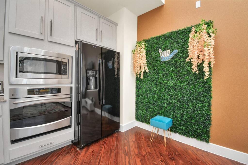 Сasa de vacaciones 3br/3.5ba Three Story East Downtown Townhouse With View